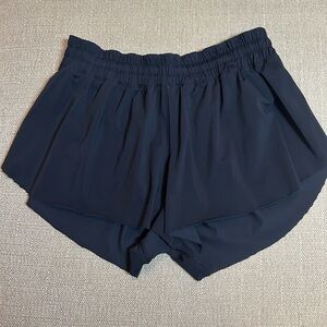Lululemon Women's Black Flutter Shorts (No size dot-measures size 0/2)